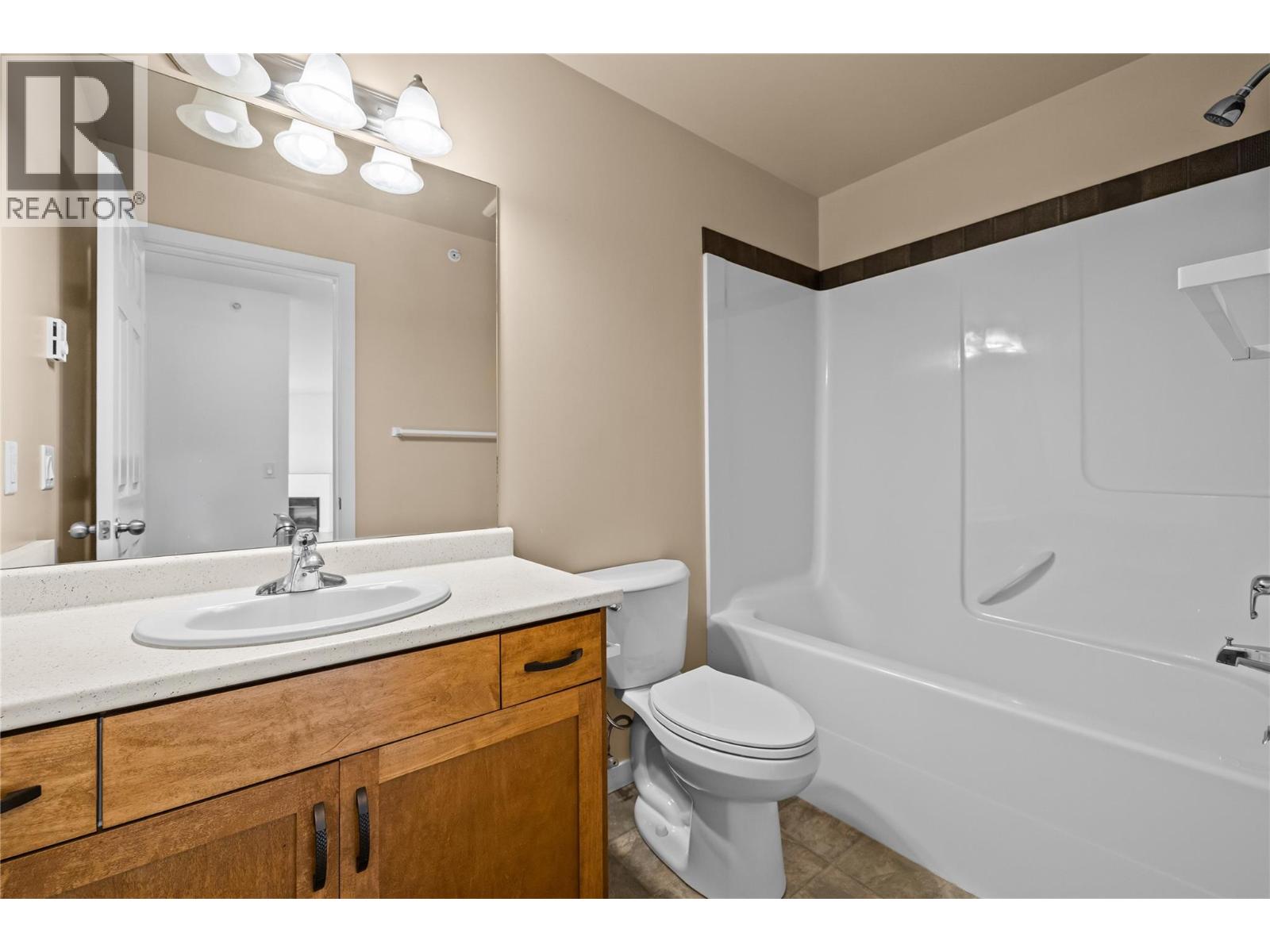 302 135 Ziprick Road, Kelowna