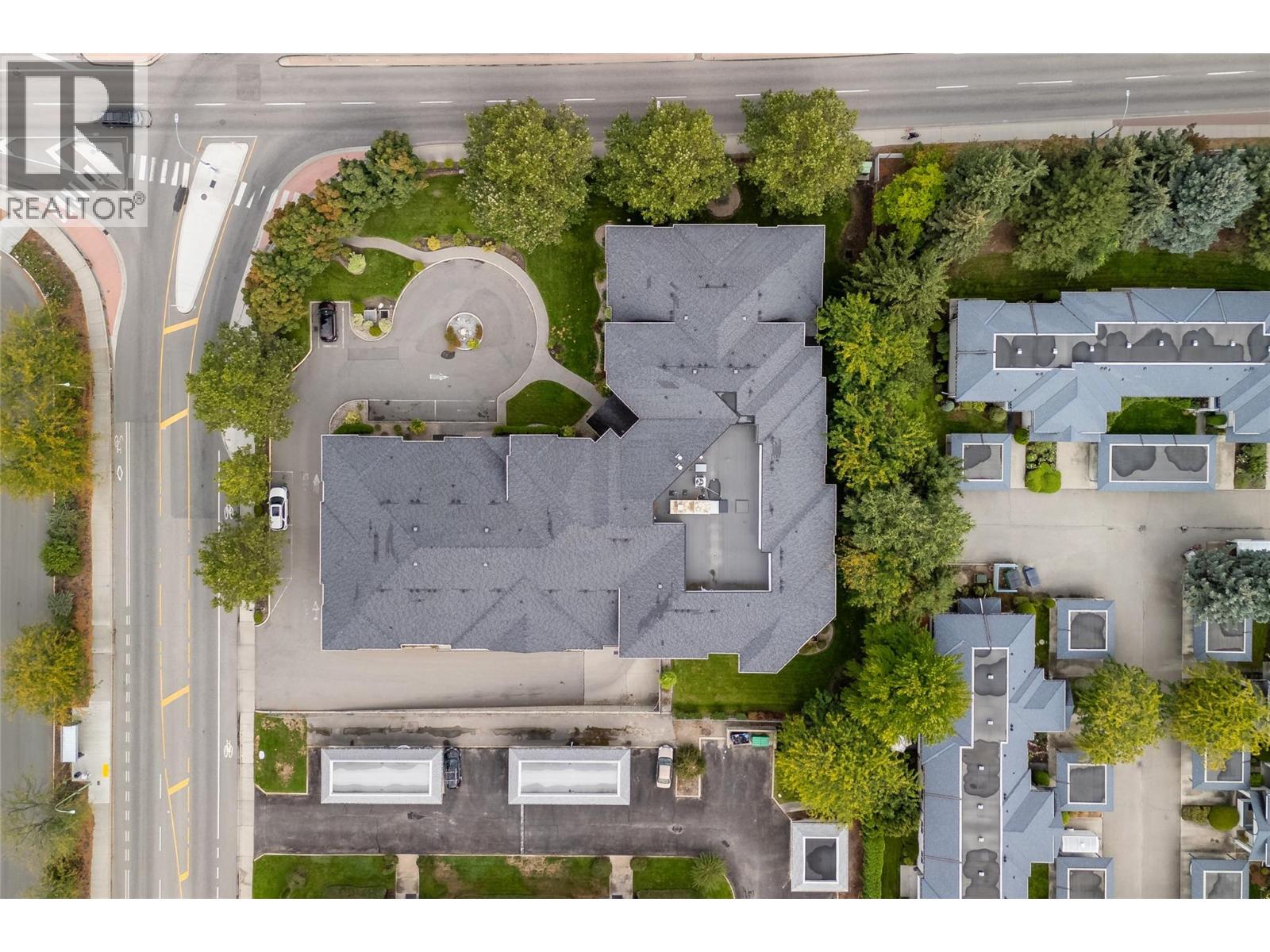 302 135 Ziprick Road, Kelowna