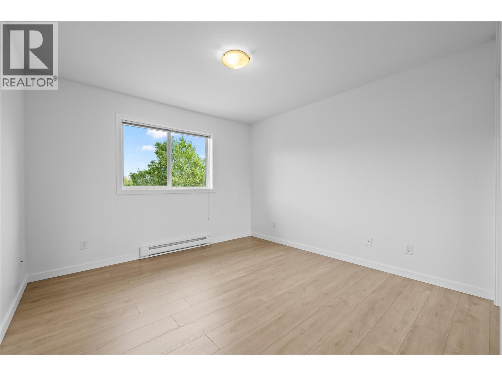 302 135 Ziprick Road, Kelowna