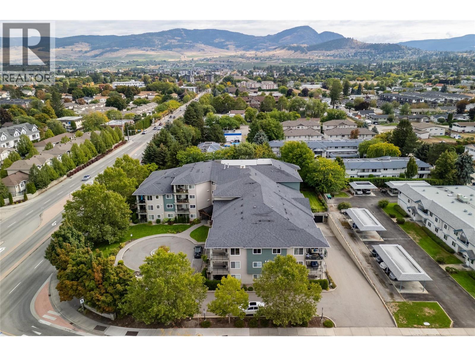 302 135 Ziprick Road, Kelowna