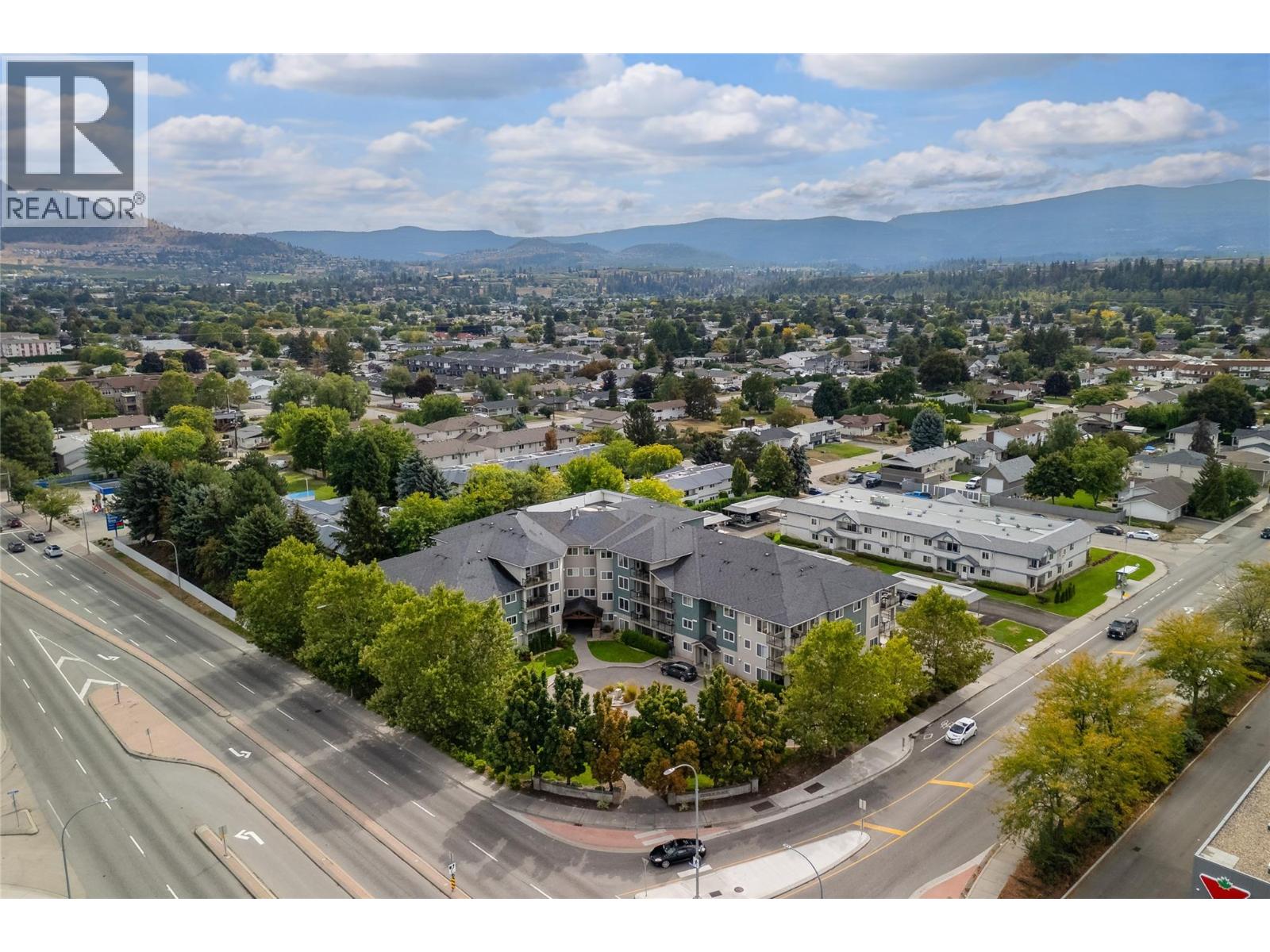302 135 Ziprick Road, Kelowna