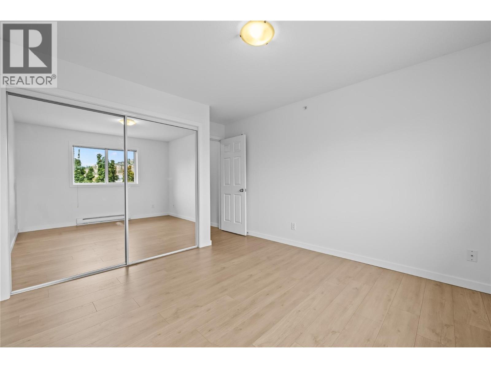 #302 135 Ziprick Road - 28