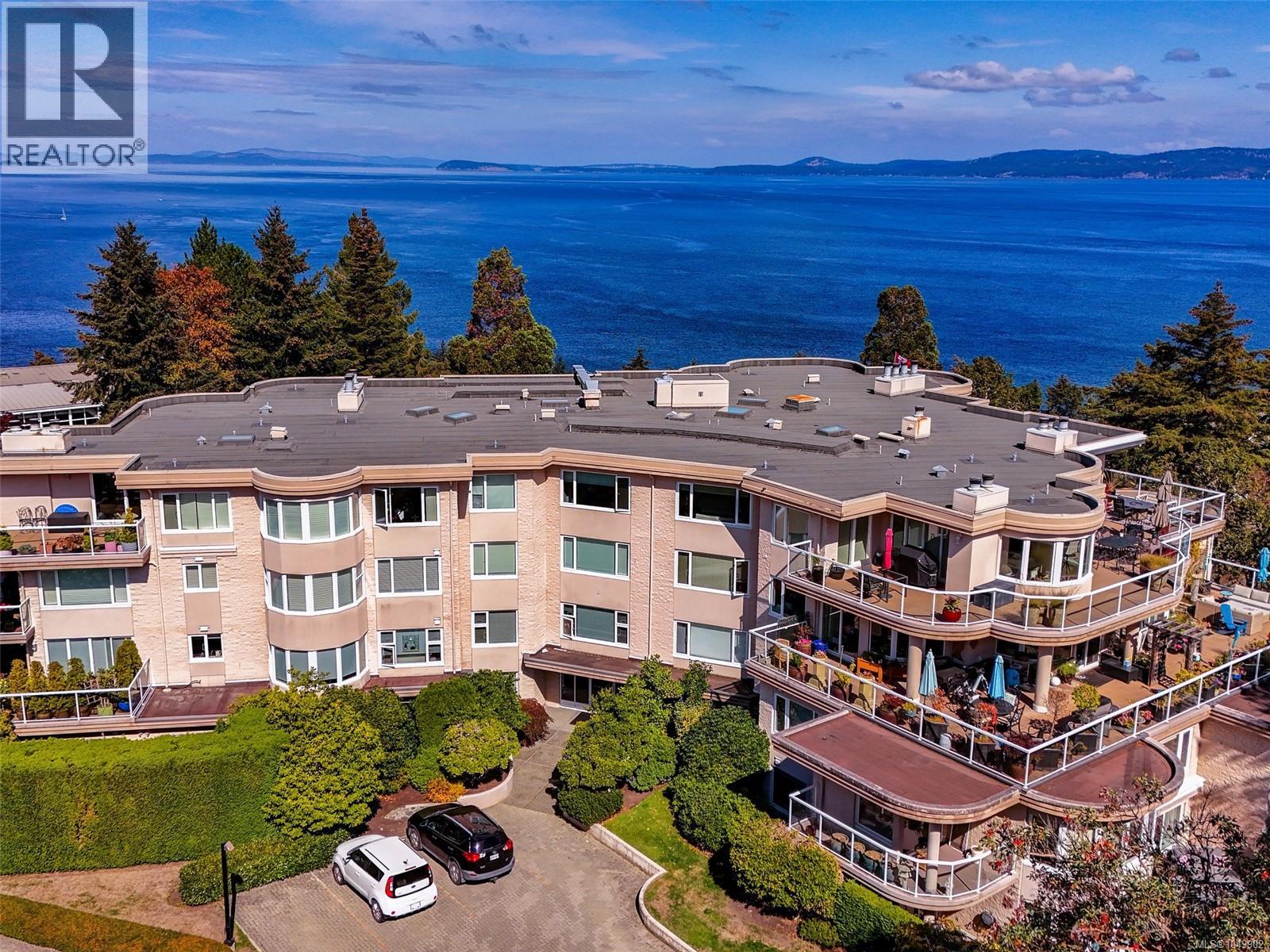 #3105 2829 Arbutus Rd - 33