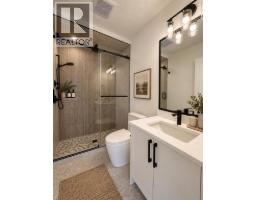 Bedroom - 2236 44 Street Nw, Calgary, AB T3B0X6 Photo 14