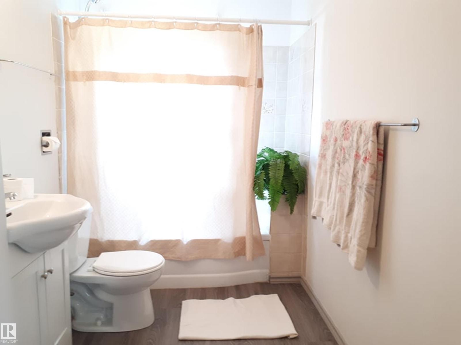 11331 111 Av NW, Queen Mary Park — photo 17 of 28