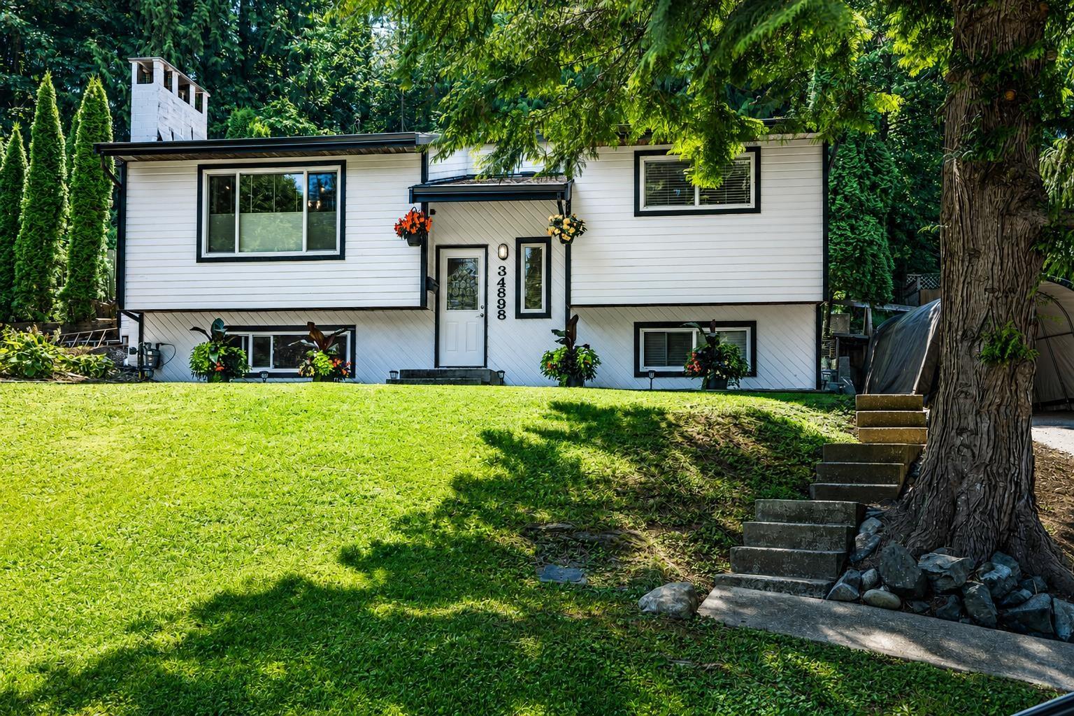 Property for sale at 34898 LABURNUM AVENUE