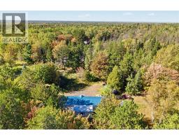 Family room - 7689 Route 10, Coal Creek, NB E4A2S4 Photo 8