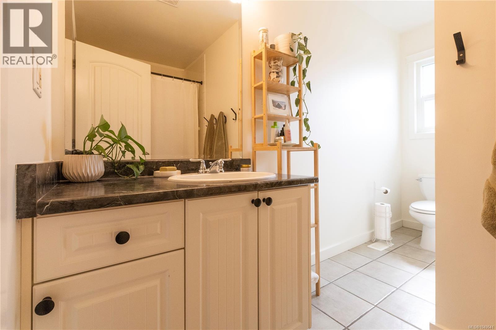 923 Walfred Rd - Image 30