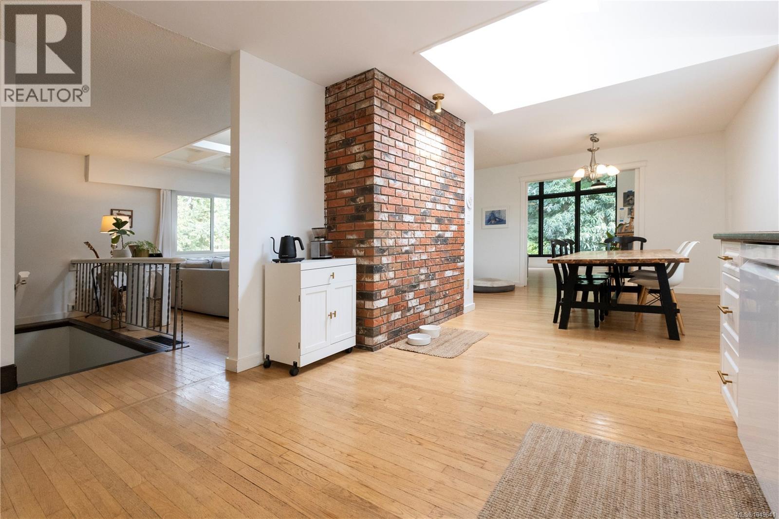 923 Walfred Rd - Image 12