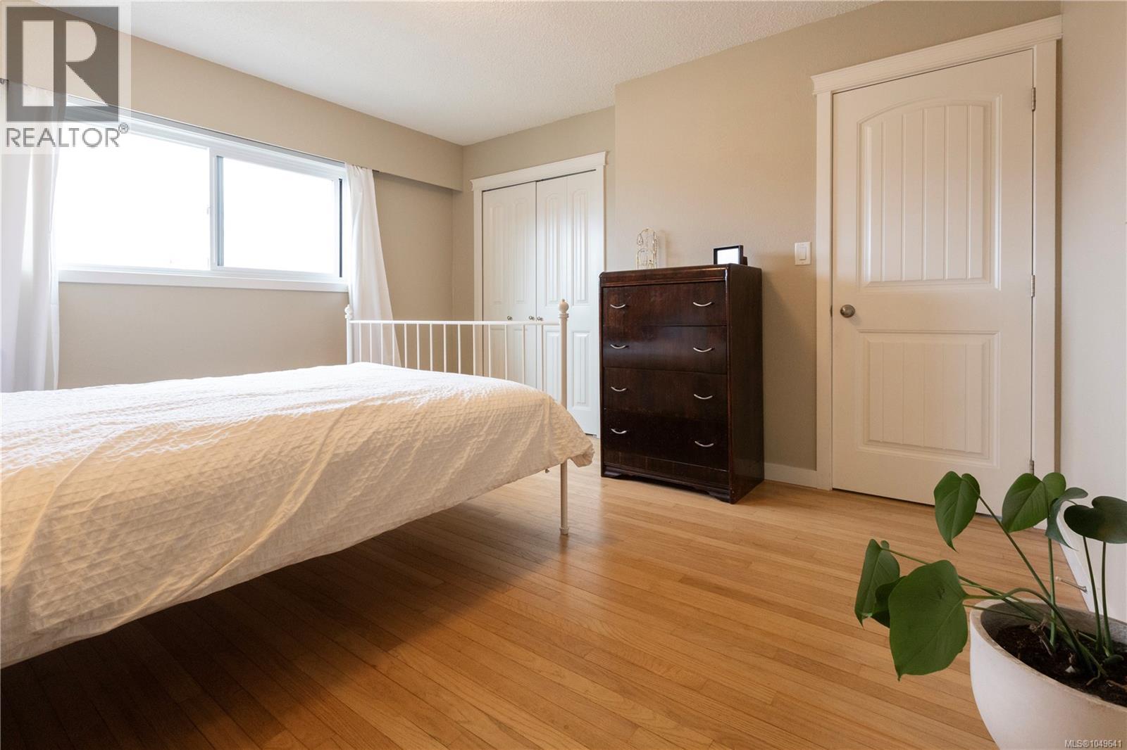 923 Walfred Rd - Image 25
