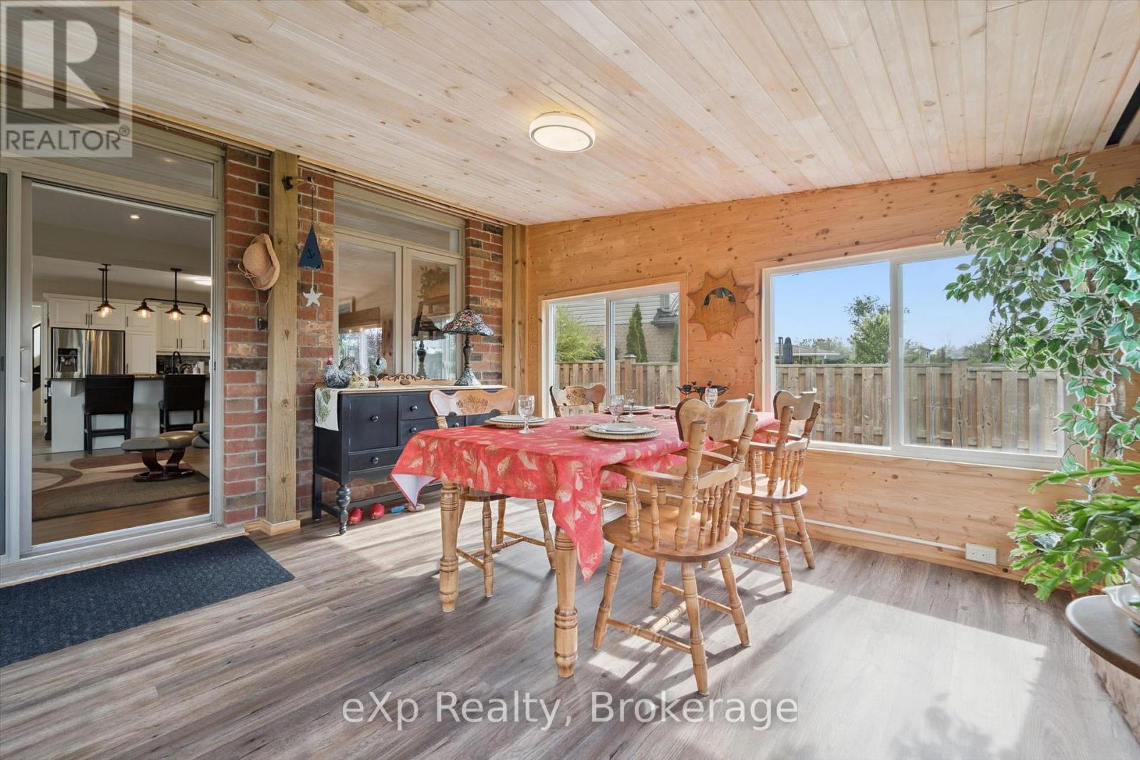 82 DRONE CRESCENT - Image 17