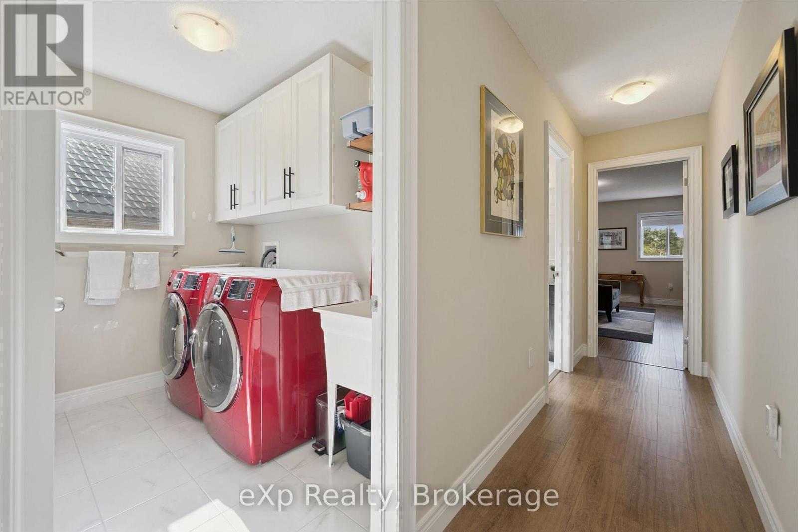 82 DRONE CRESCENT - Image 34
