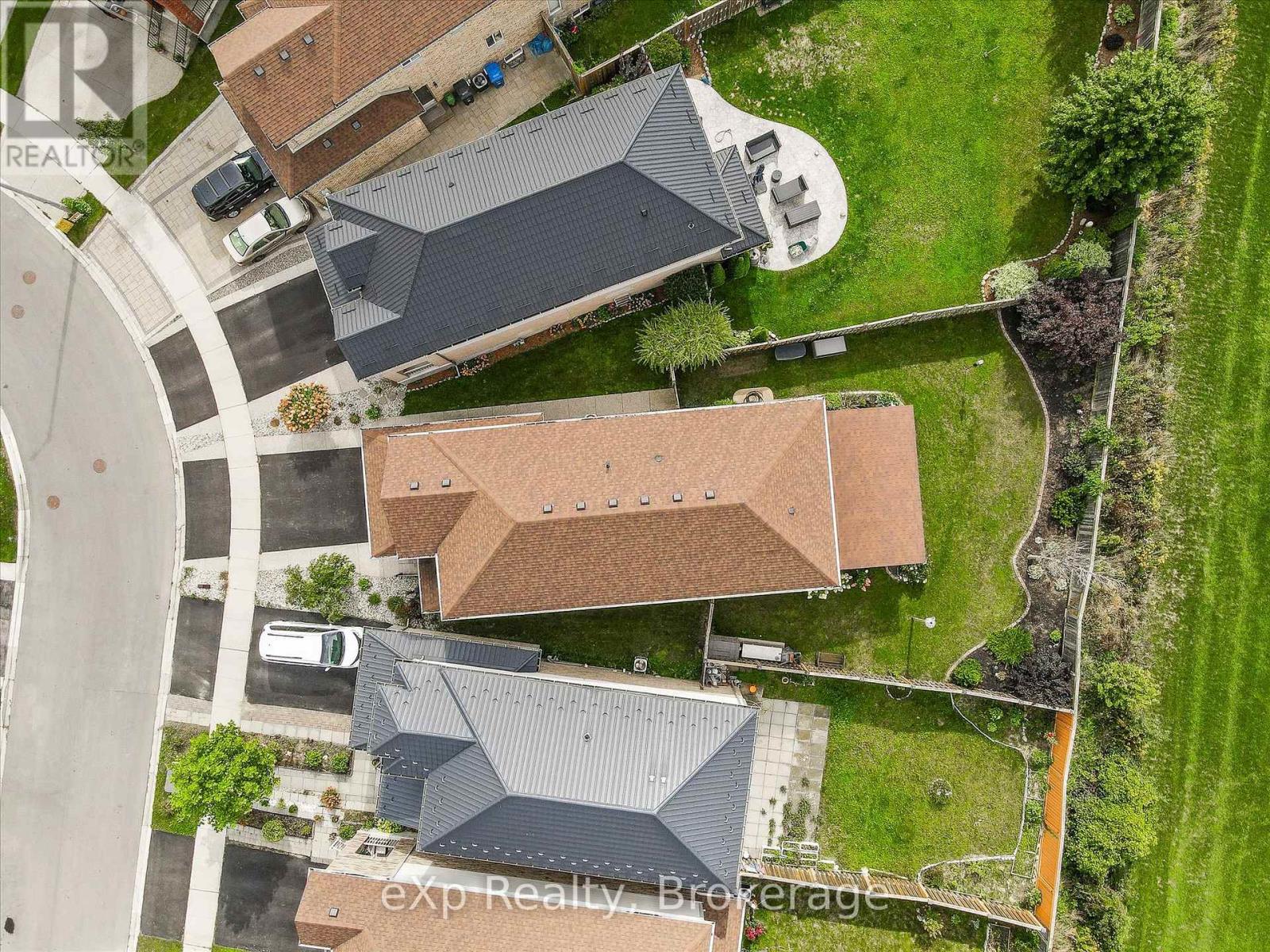 82 DRONE CRESCENT - Image 39