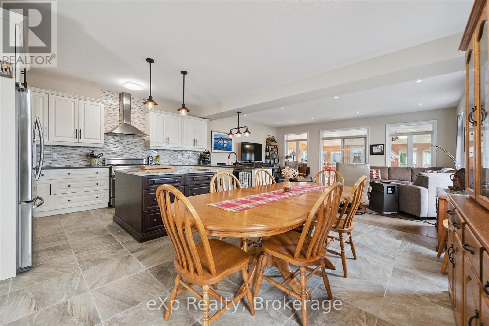 82 DRONE CRESCENT - Image 9