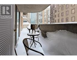 703 - 736 Bay Street, Toronto, ON M5G2M4 Photo 36