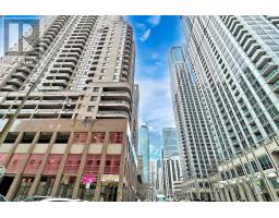 703 - 736 Bay Street, Toronto, ON M5G2M4 Photo 7