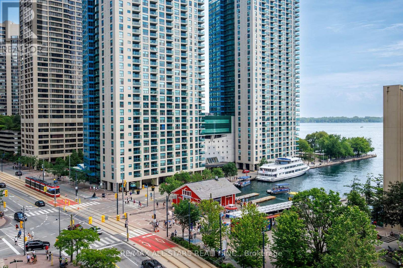 #804 208 QUEENS QUAY W - 1