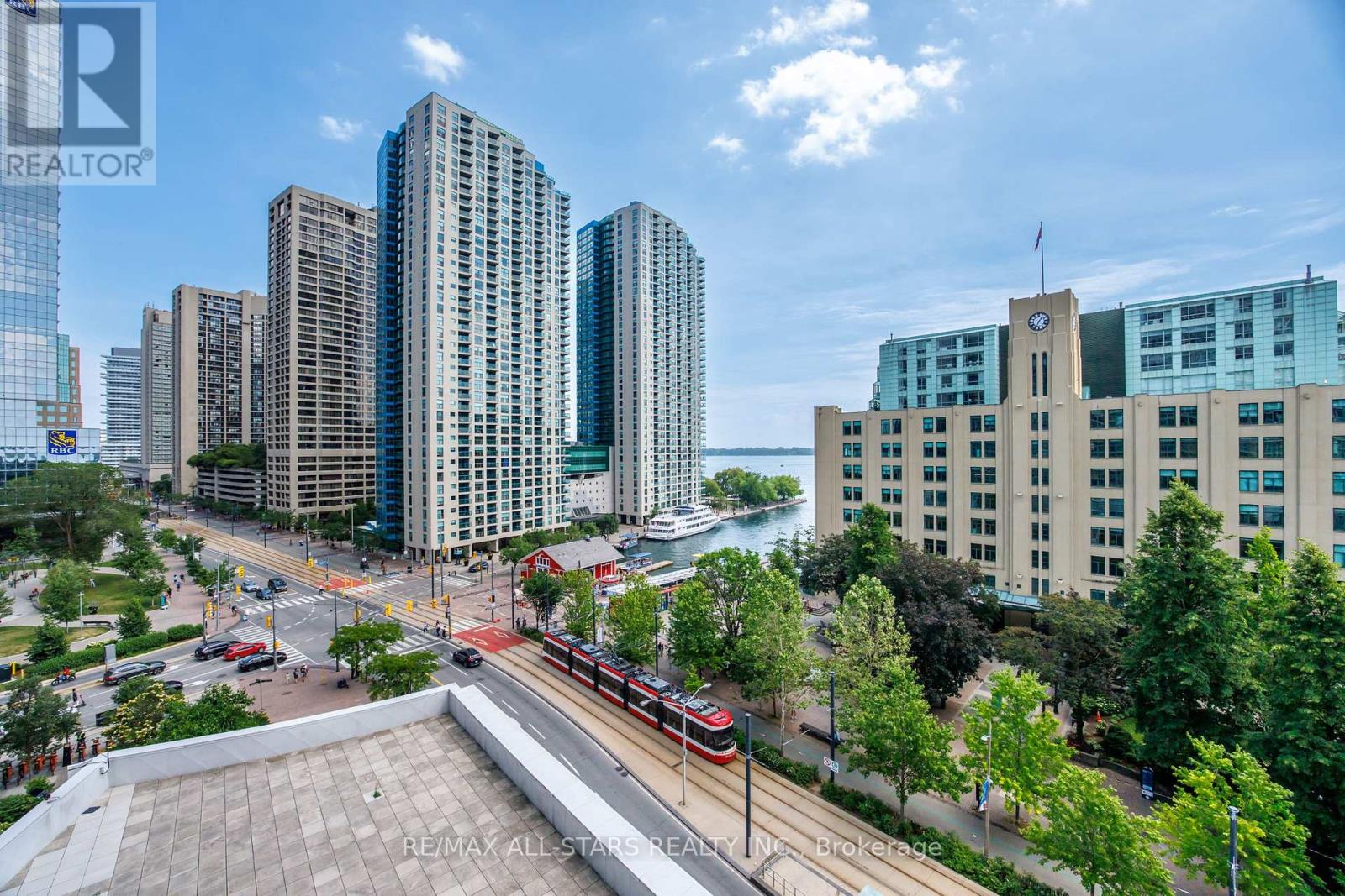 Photo of 804 - 208 QUEENS QUAY W