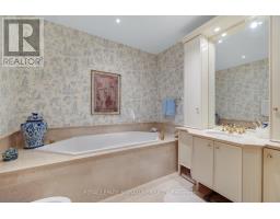 1004 - 33 Delisle Avenue, Toronto, ON M4V3C7 Photo 23