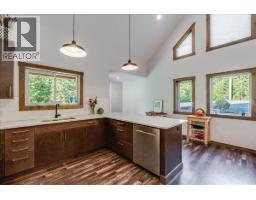 809 Slocan Street, Slocan, BC V0G2C0 Photo 20