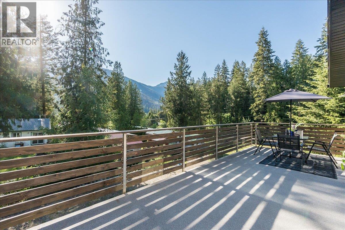 809 Slocan Street - 39