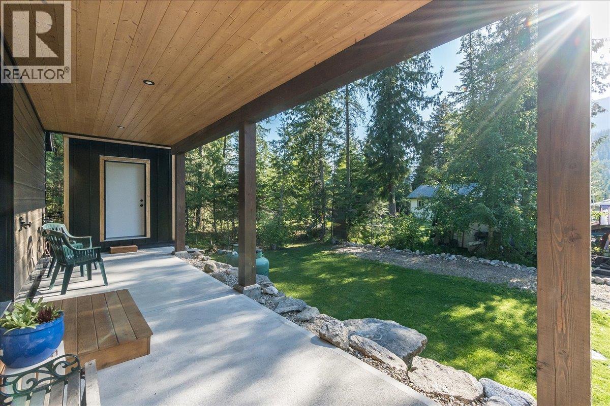 809 Slocan Street - 46