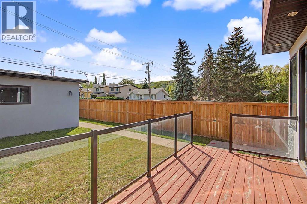 4640 15 Avenue NW - photo 34