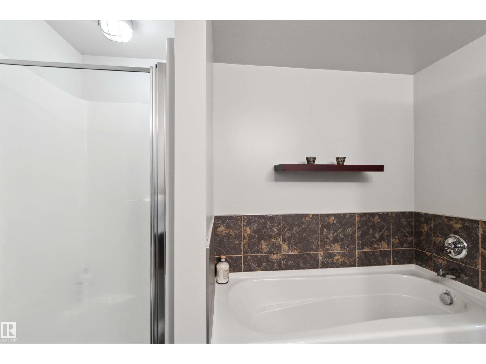 #402 9020 Jasper Av NW, Boyle Street — photo 5 of 12