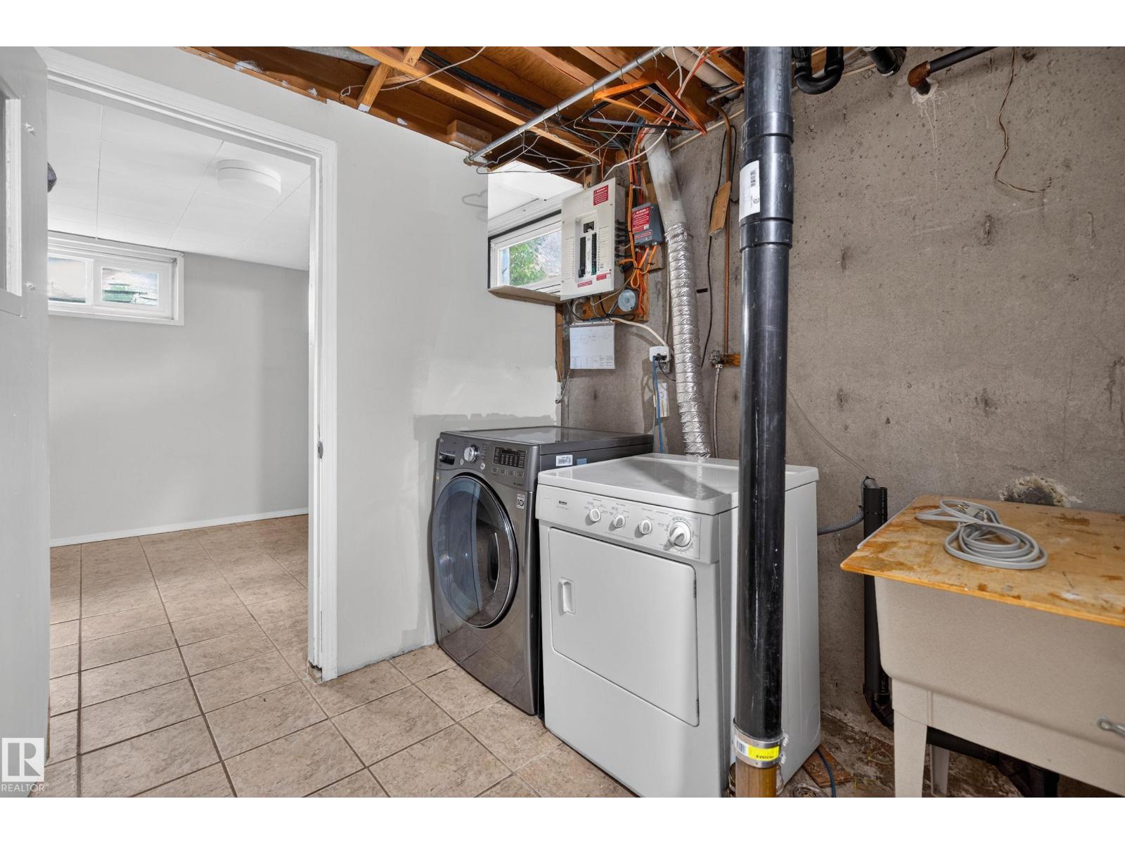 8311 160 ST NW - 28