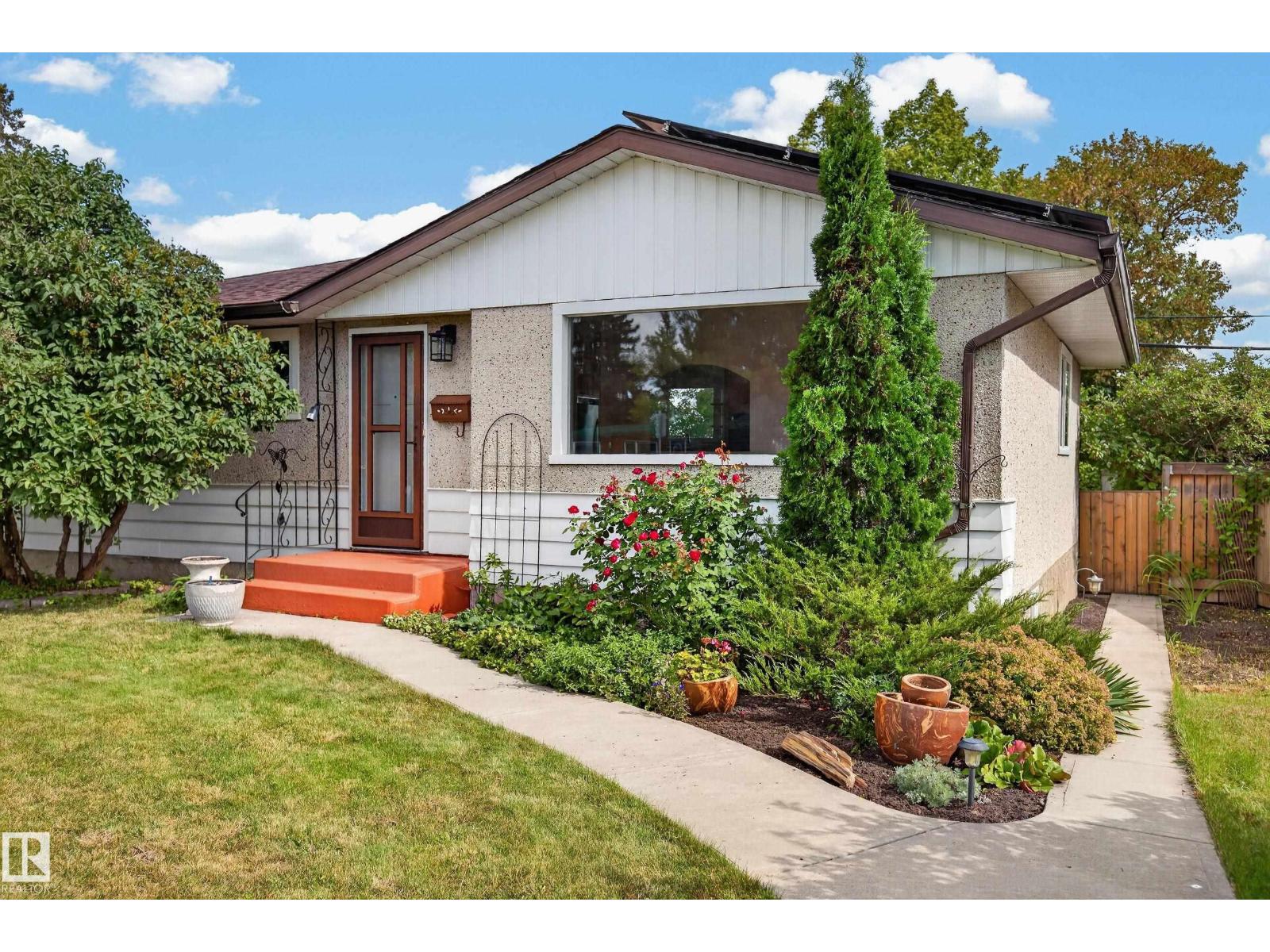8311 160 ST NW - 5