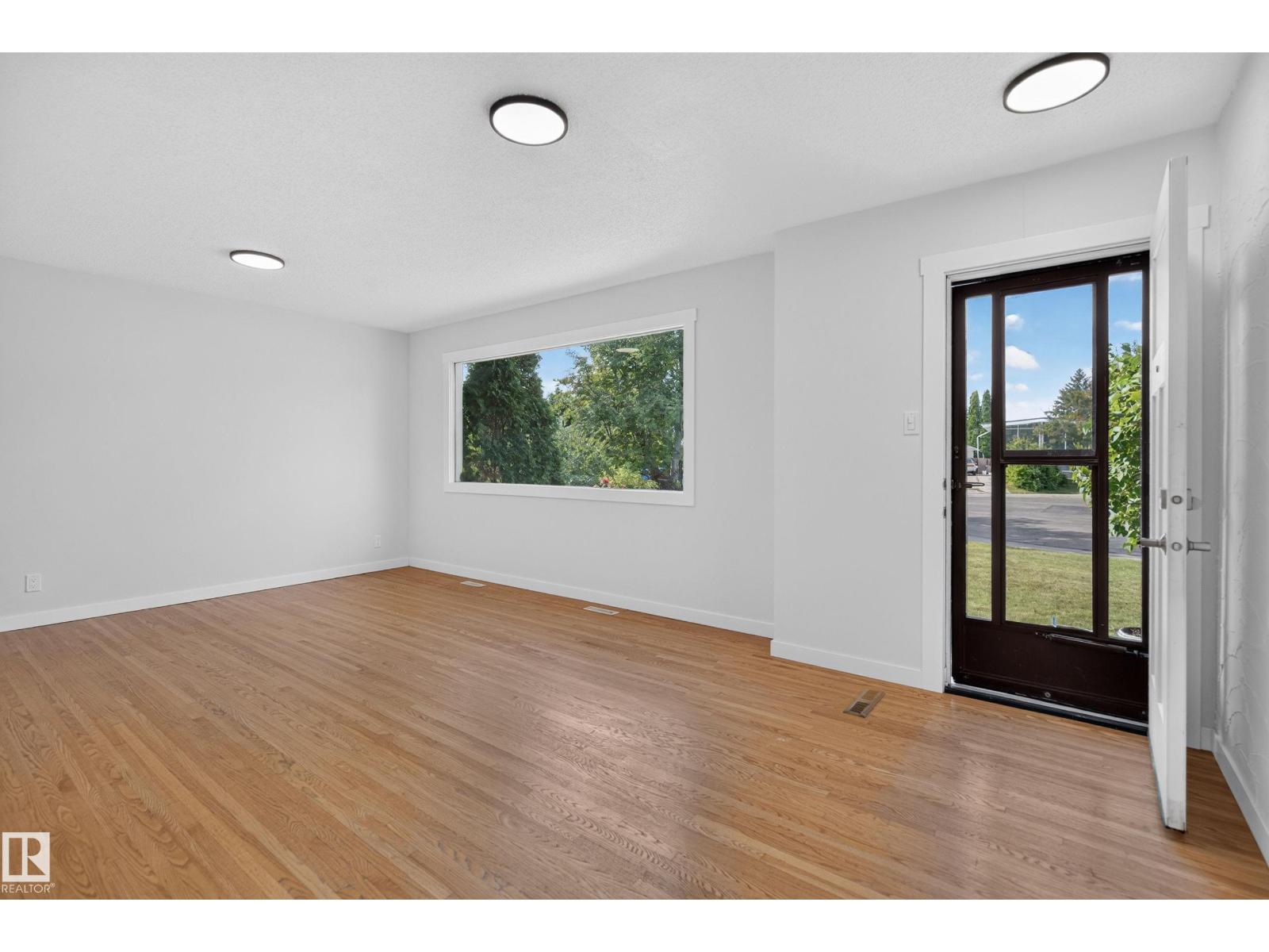 8311 160 ST NW - 7