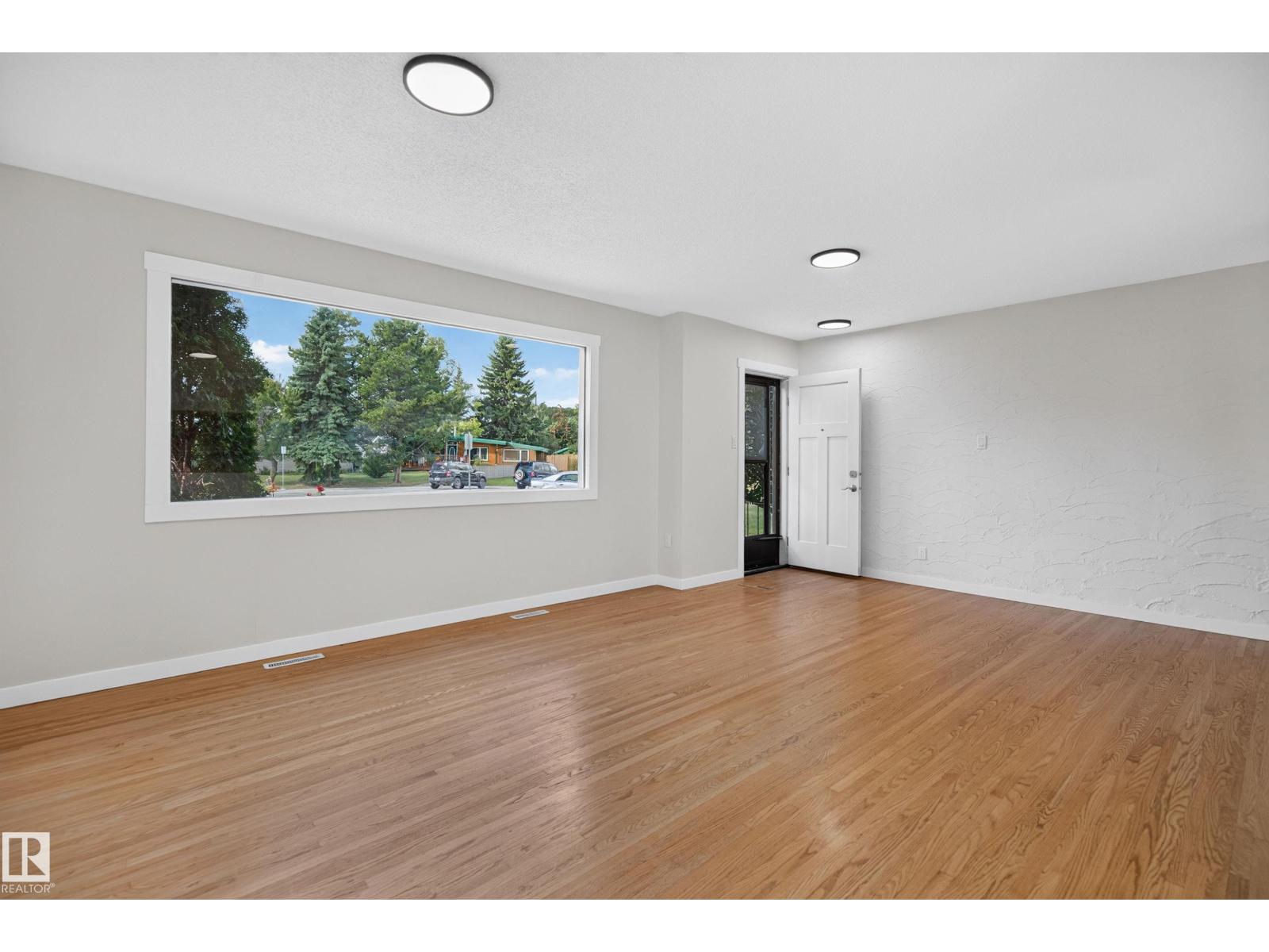 8311 160 ST NW - 9