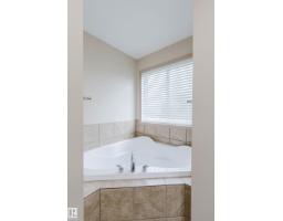 2236 Garnett Co Nw Nw, Edmonton, AB T5T6S6 Photo 29