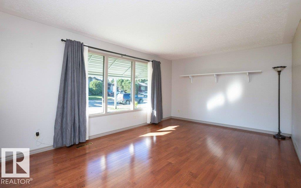 9716 99 ST - Image 28
