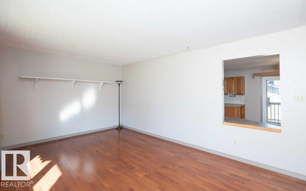 9716 99 ST - 29