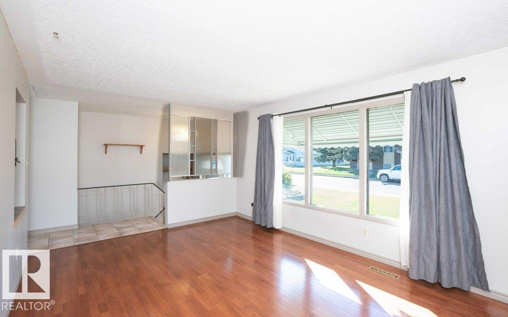 9716 99 ST - 30