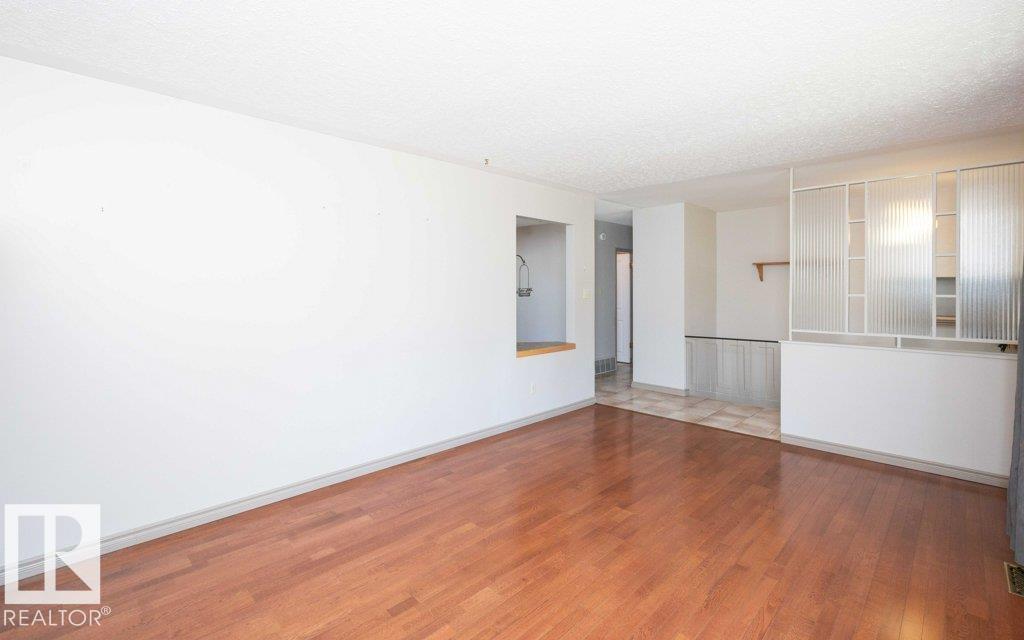 9716 99 ST - Image 31