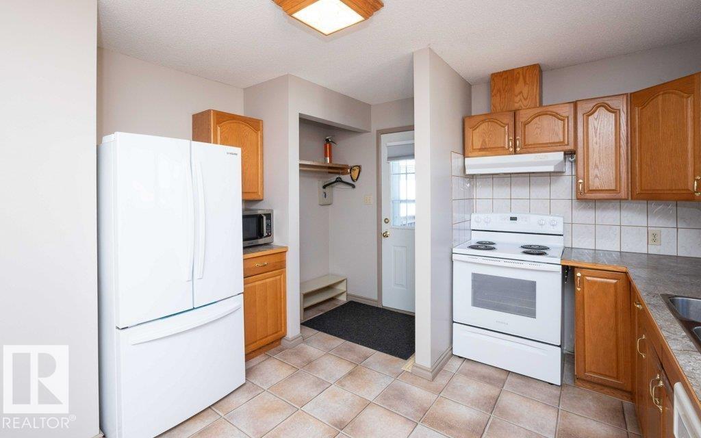 9716 99 ST - Image 37