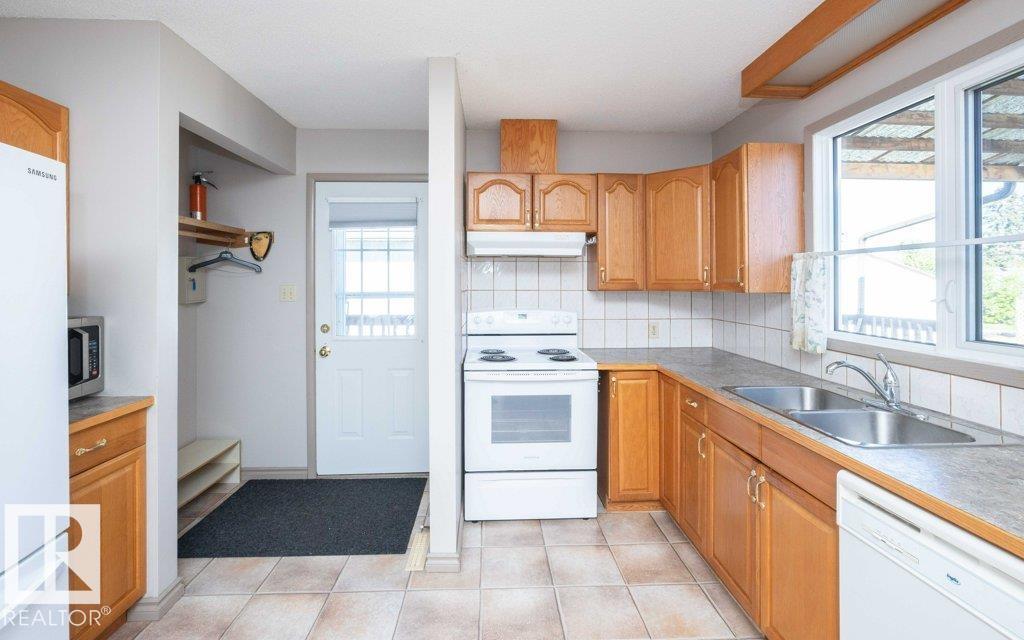 9716 99 ST - 41