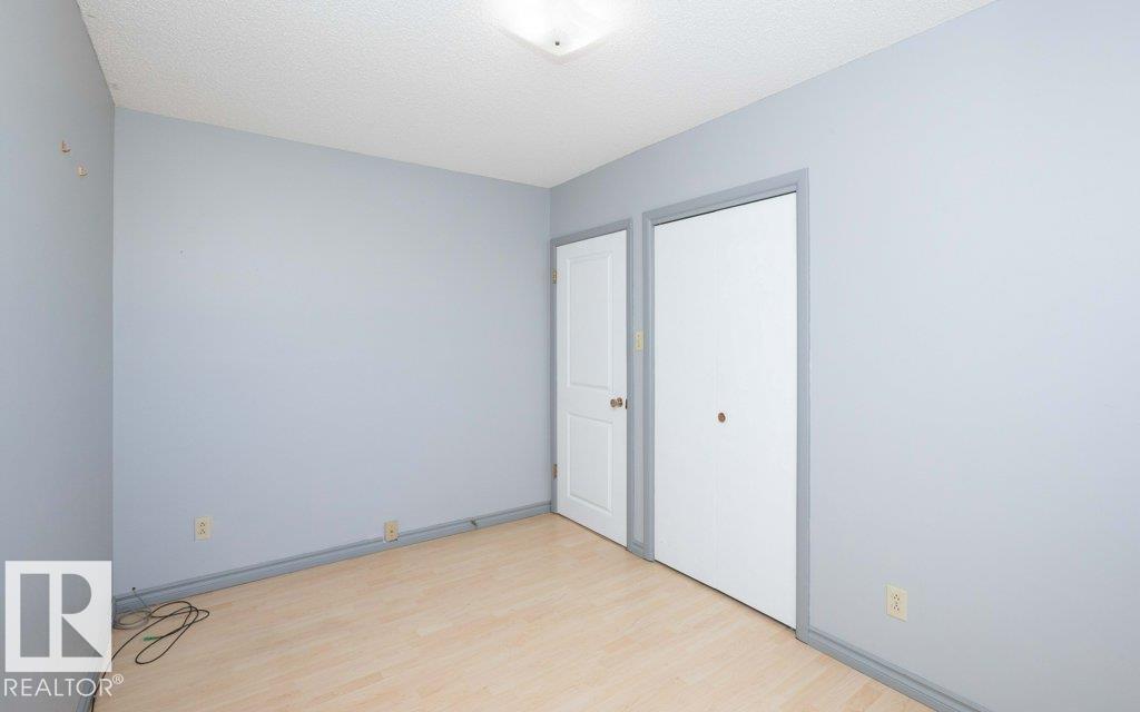 9716 99 ST - 49
