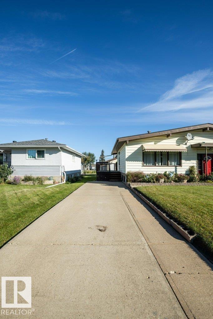 9716 99 ST - 5