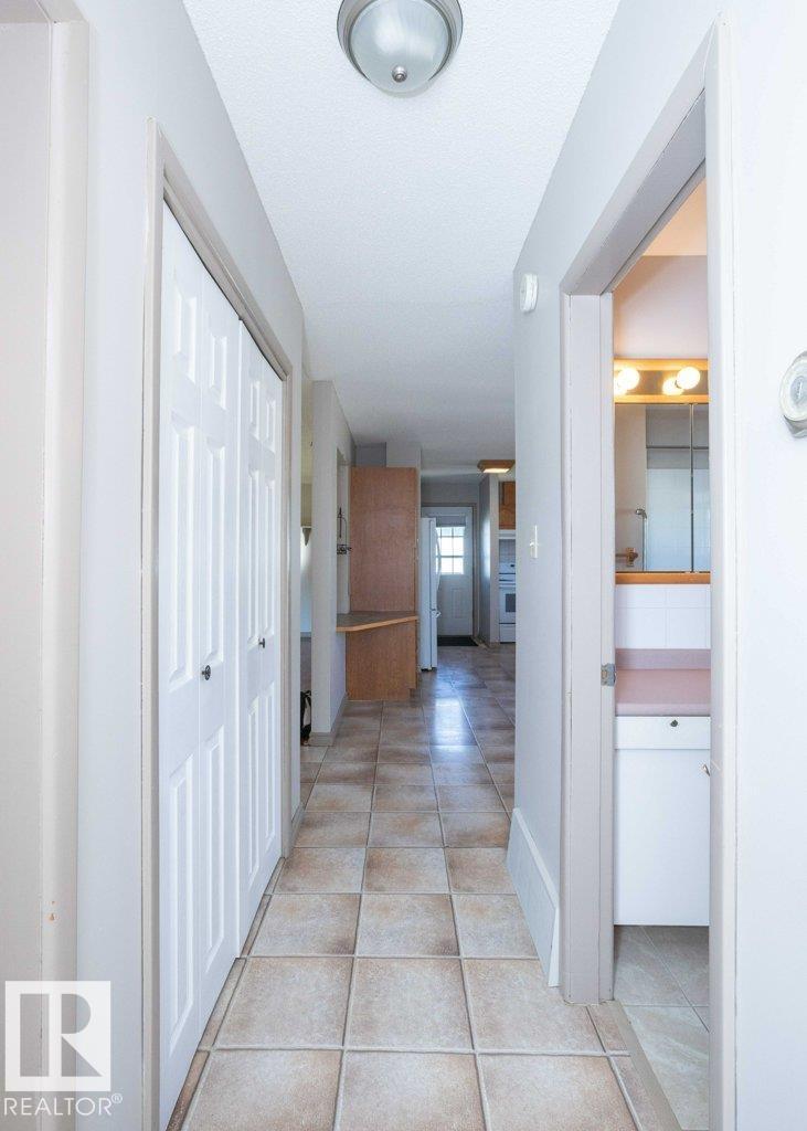 9716 99 ST - 51