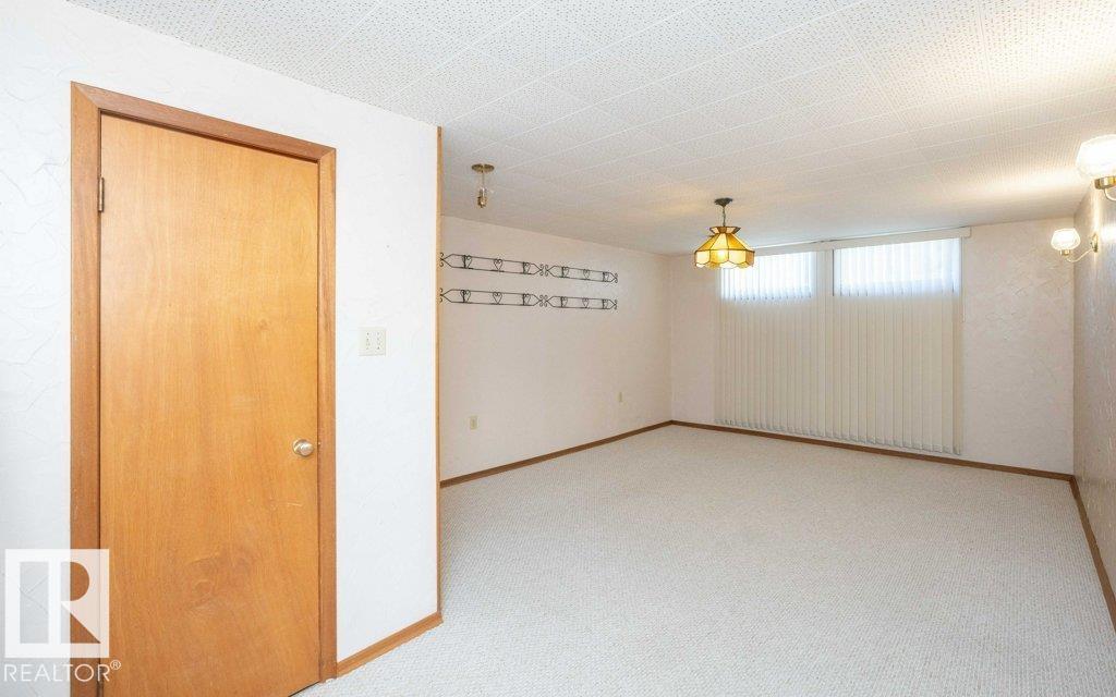 9716 99 ST - 57