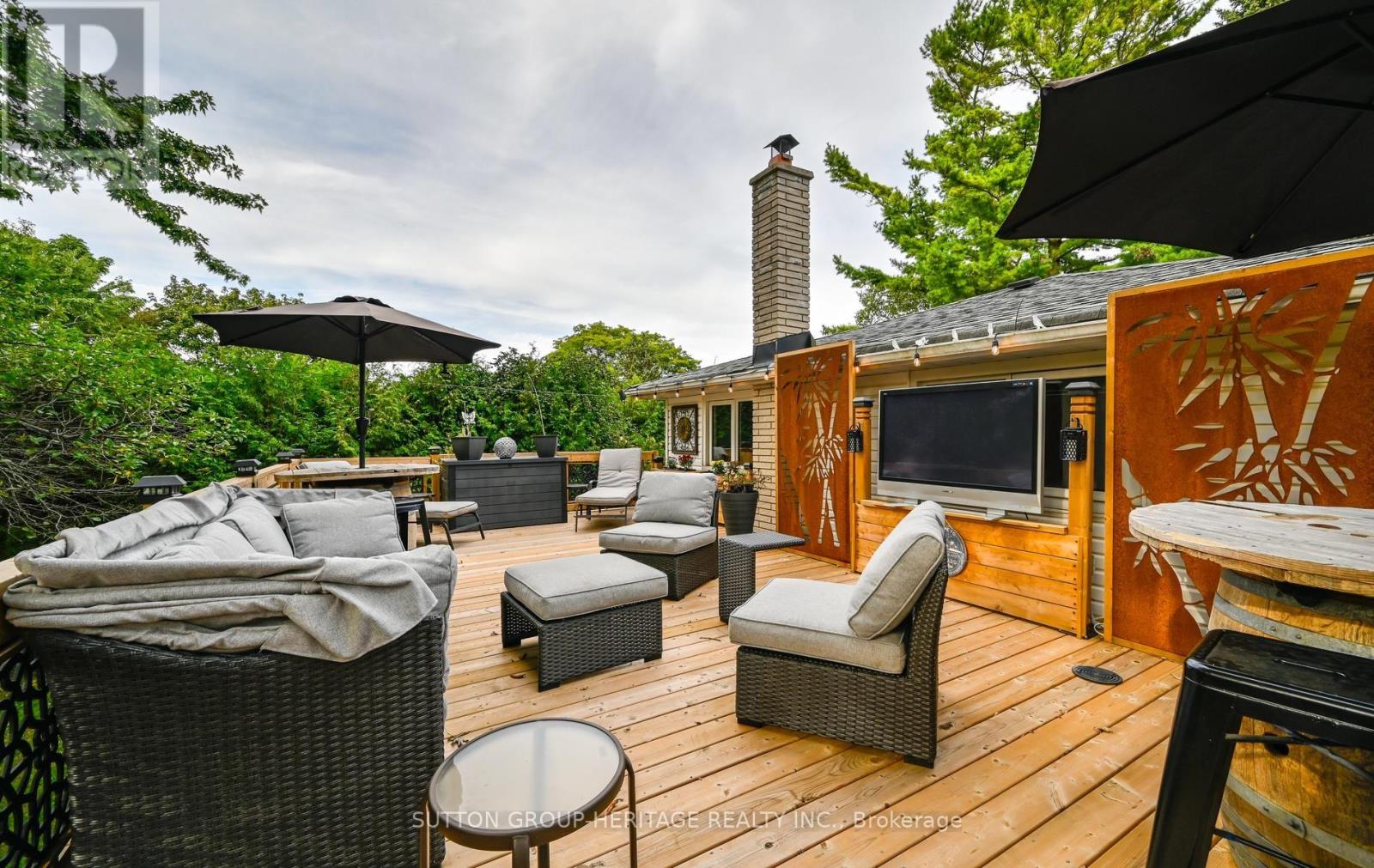 20 STRATHY ROAD - 22
