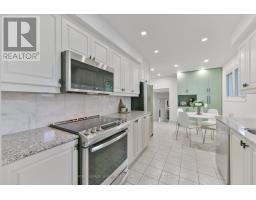 Bedroom - 16 Squires Avenue, Toronto, ON M4B2R3 Photo 13