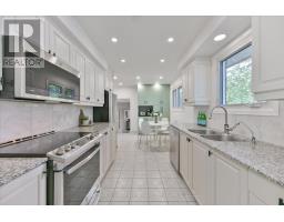 16 Squires Avenue, Toronto, ON M4B2R3 Photo 15