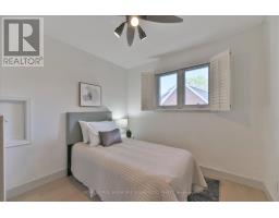 16 Squires Avenue, Toronto, ON M4B2R3 Photo 24