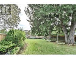 16 Squires Avenue, Toronto, ON M4B2R3 Photo 43