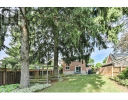 16 Squires Avenue, Toronto, ON M4B2R3 Photo 46