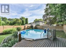 16 Squires Avenue, Toronto, ON M4B2R3 Photo 49